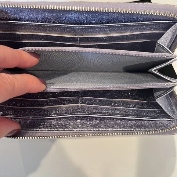 🔥RARE CHANEL IRIDESCENT SILVERY/PURPLE ZIP AROUND WALLET FULL INCLUSION 🔥 - Picture 7 of 16